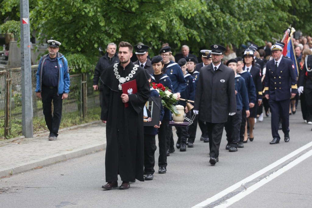 MISTRZ CEREMONII POGRZEBOWYCH – MAKSYMILIAN FOLTA – INSTYTUT BRANŻY ...